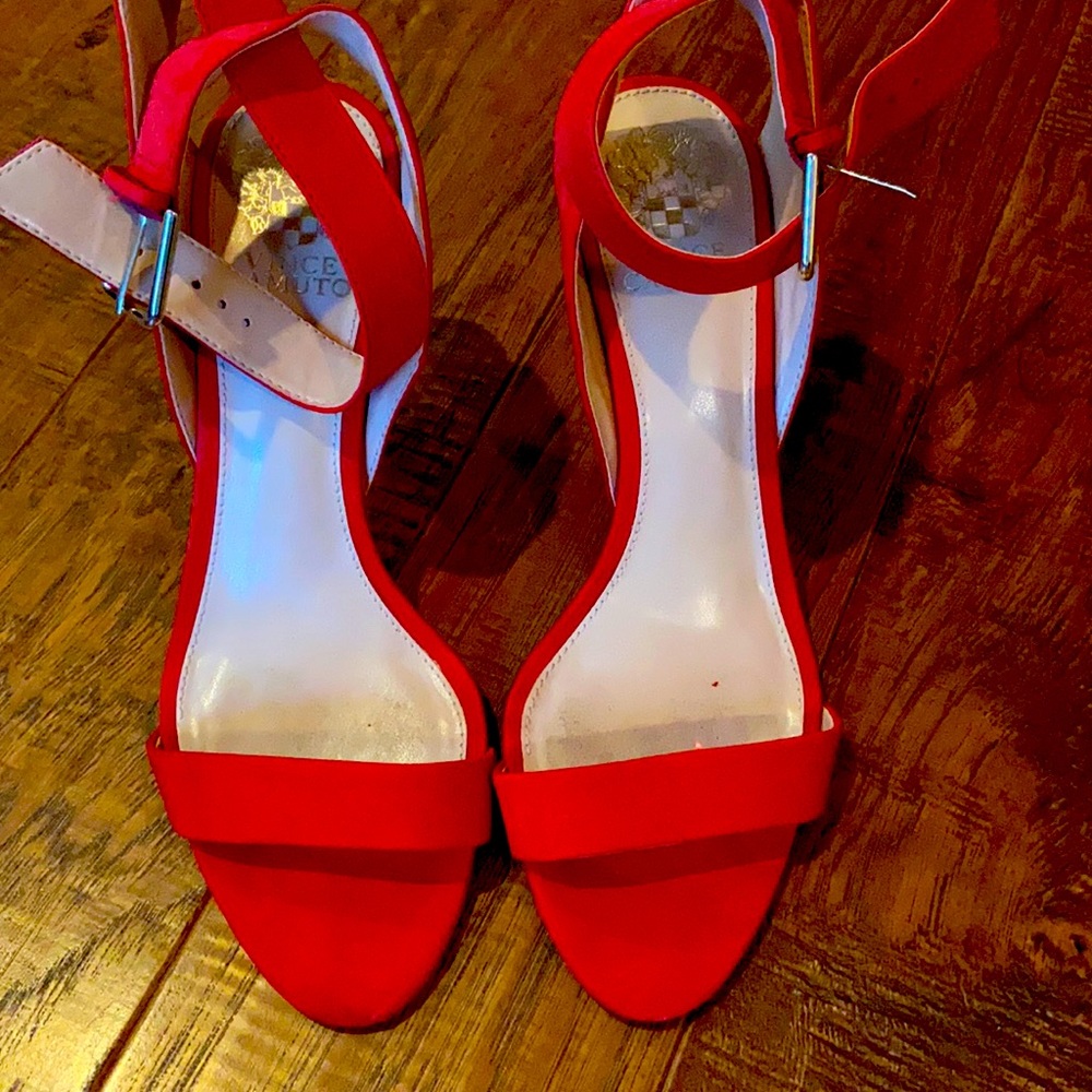 Red foot forward